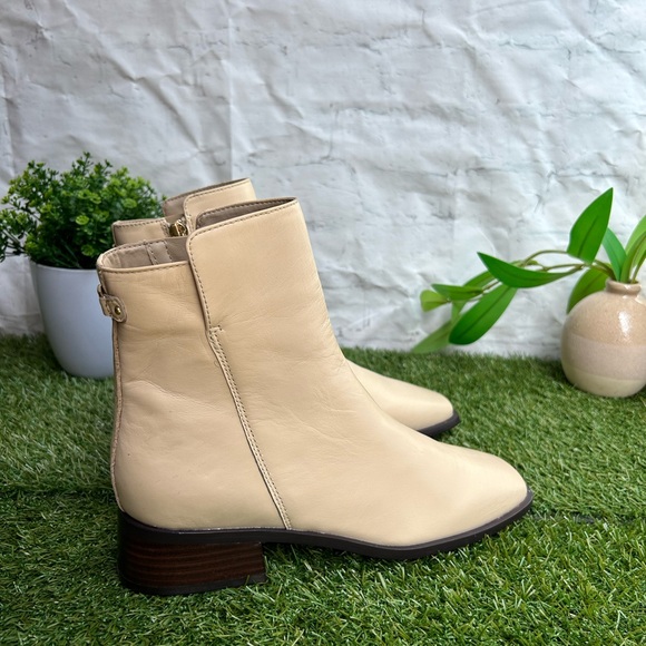Sam Edelman Thatcher Eggshell Side Zipper Square Toe
Low Block Heel Boots size 6 - Picture 10 of 16